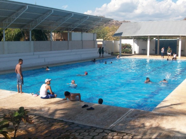 Piscina semiolimpica